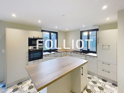 Maison - 89 m² - 5 pièces