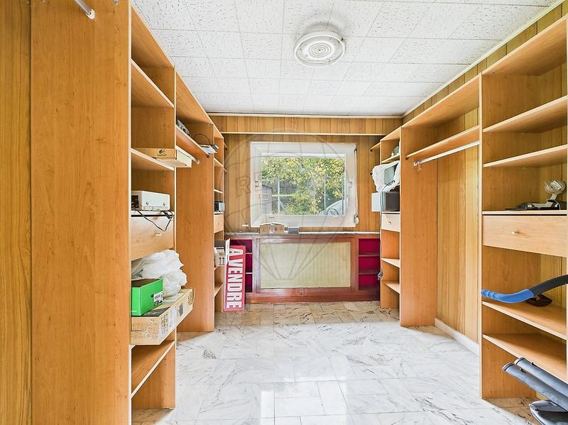 Maison - 230 m² - 8 pièces