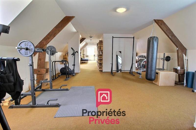 Propriété - 245 m² - 9 pièces