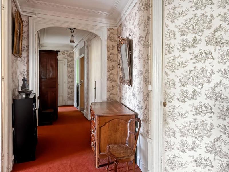 Appartement - 224 m² - 8 pièces