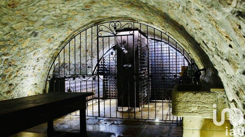 Maison - 311 m² - 8 pièces