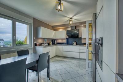 Maison - 266 m² - 7 pièces