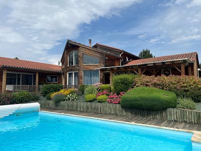 Villa - 200 m² - 5 pièces