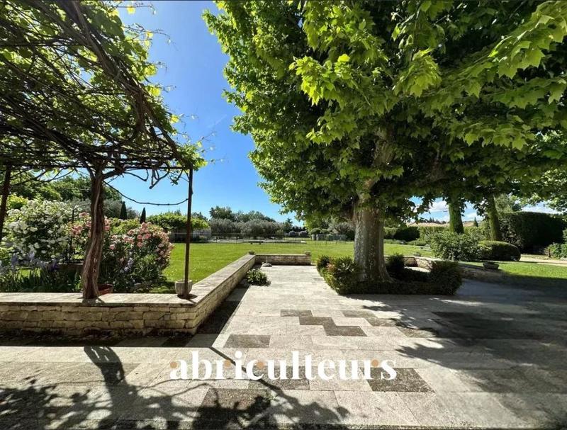 Mas - 345 m² - 11 pièces