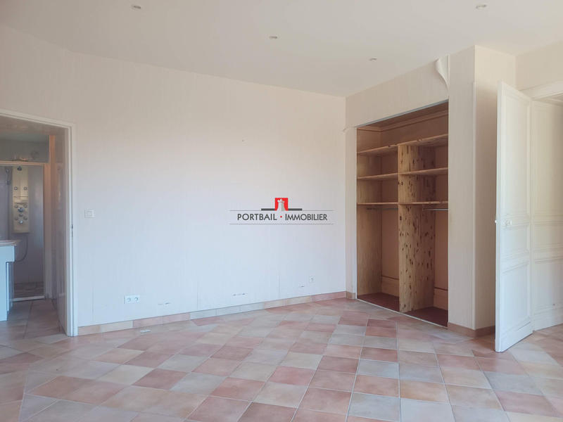 Maison - 215 m² - 5 pièces