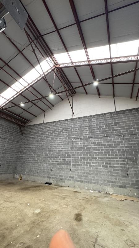 Local artisanal - 125 m² - 1 pièce