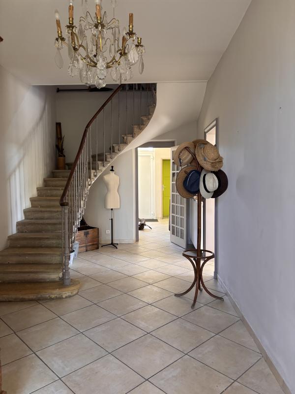 Maison - 218 m² - 7 pièces