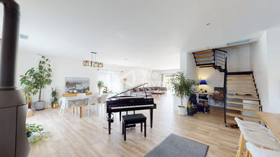 Villa - 235 m² - 6 pièces