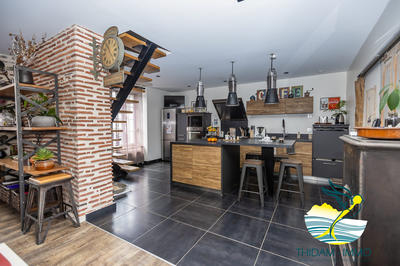 Loft - 142 m² - 5 pièces