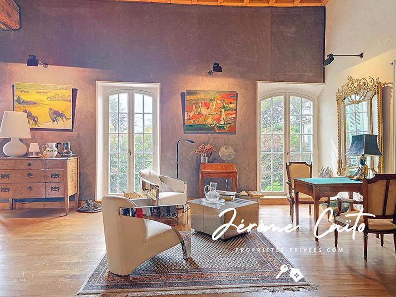 Immeuble - 1 358 m² - 20 pièces