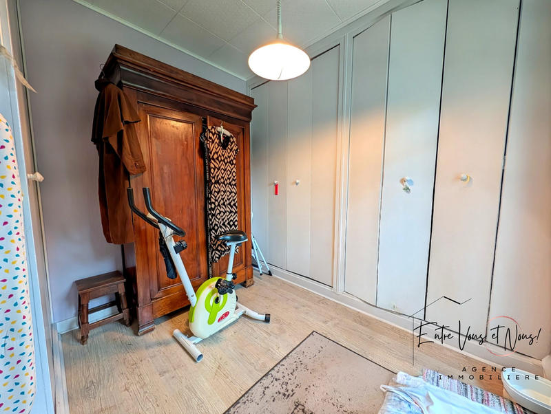 Maison - 290 m² - 9 pièces