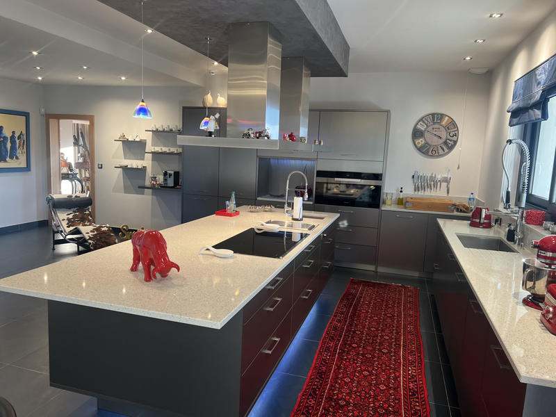 Maison - 680 m² - 19 pièces