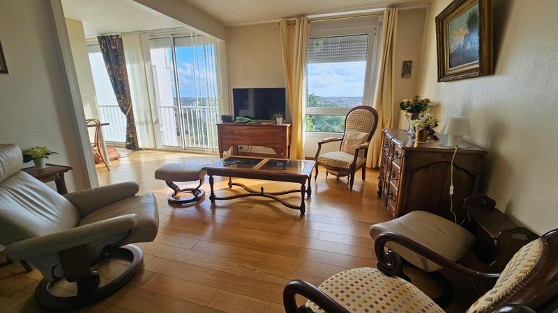 Appartement - 104 m² - 5 pièces