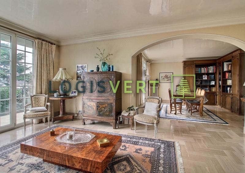 Maison - 256 m² - 11 pièces