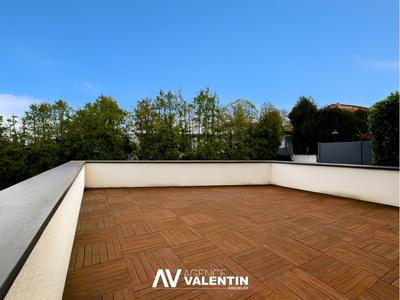 Villa - 284 m² - 8 pièces