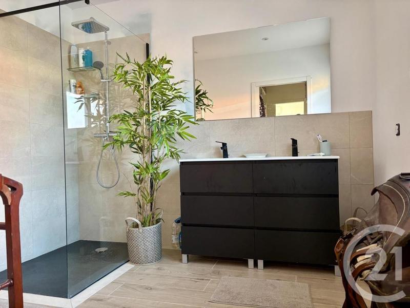 Maison - 130 m² - 8 pièces