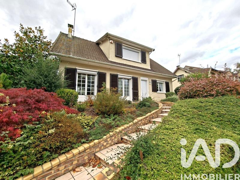 Maison - 222 m² - 6 pièces