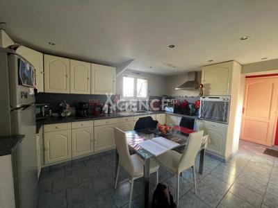 Maison - 96 m² - 5 pièces