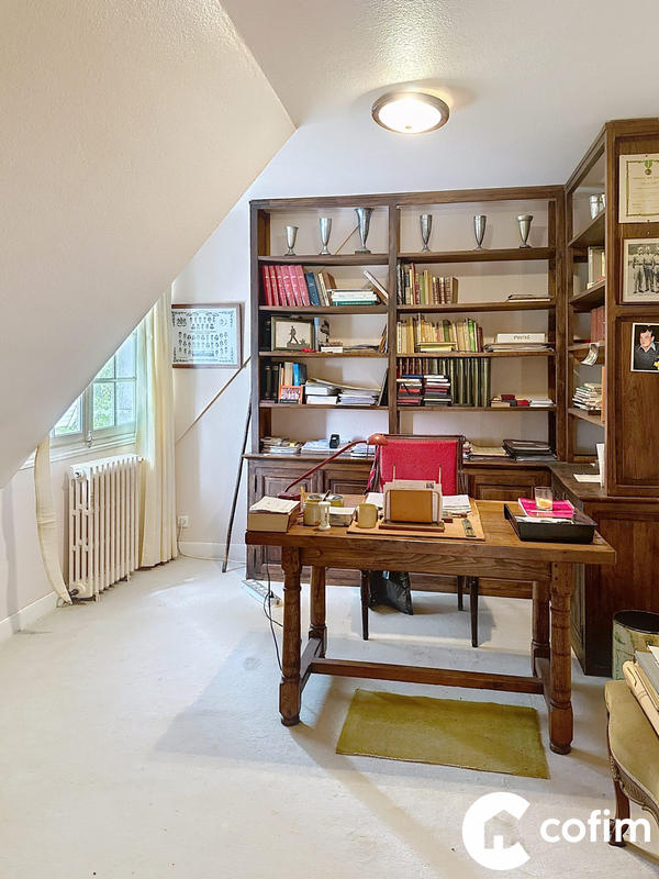 Villa - 250 m² - 8 pièces