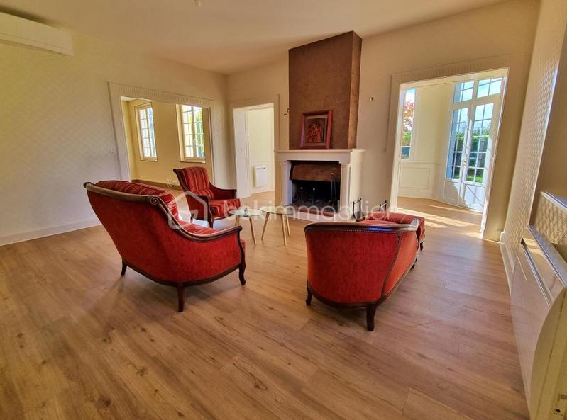 Demeure - 258 m² - 8 pièces