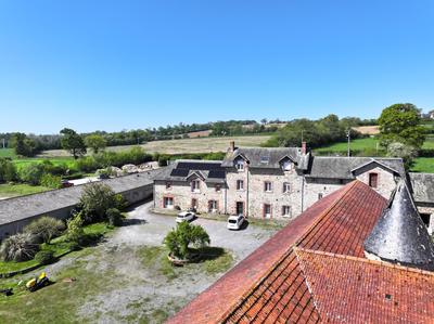 Villa - 360 m² - 8 pièces