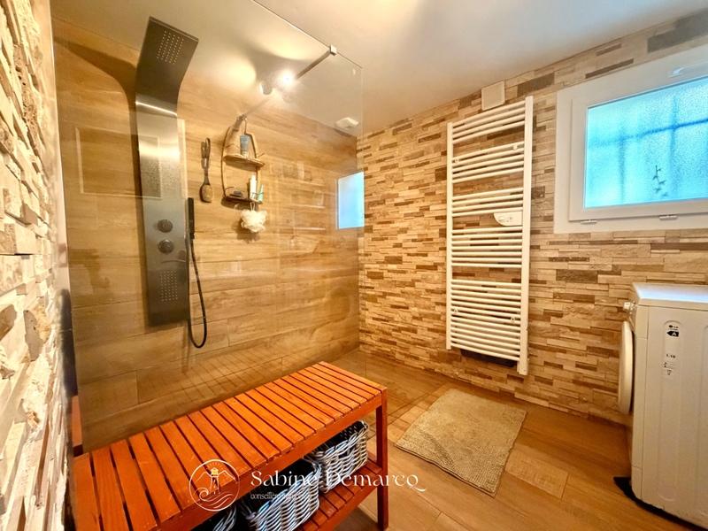 Maison - 235 m² - 6 pièces