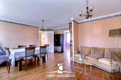 Maison - 74 m² - 5 pièces