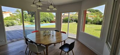 Maison contemporaine - 280 m² - 8 pièces