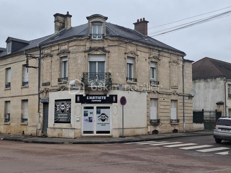 Immeuble - 134 m² - 10 pièces