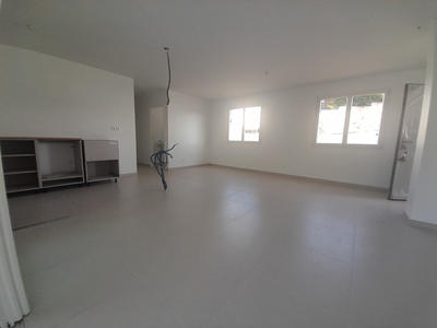 Appartement - 99 m² - 4 pièces