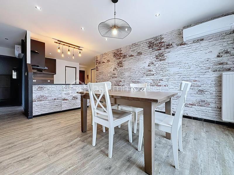 Appartement - 95 m² - 6 pièces