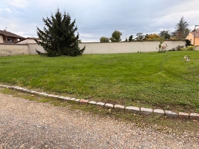 Terrain constructible - 750 m²