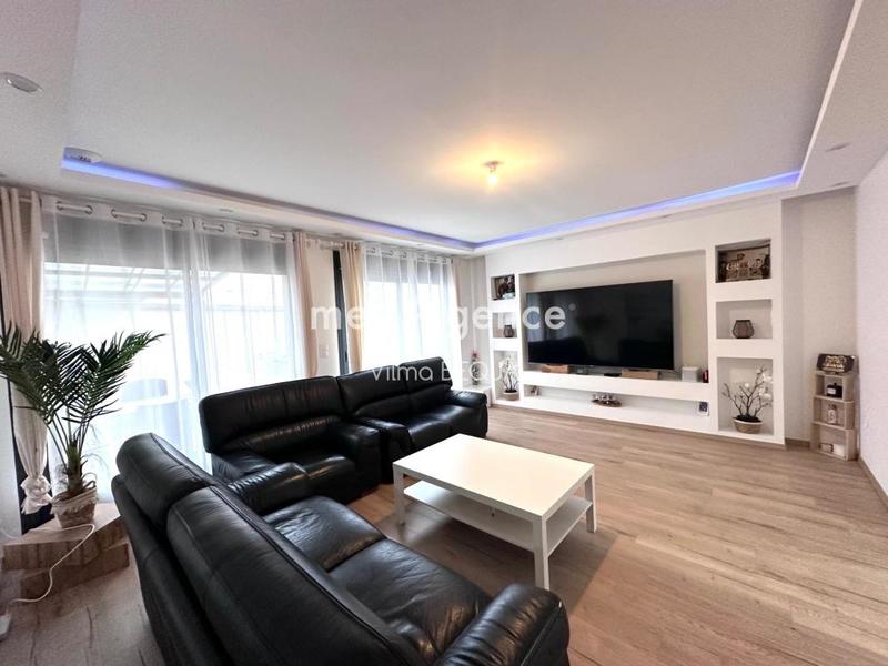 Maison - 180 m² - 5 pièces