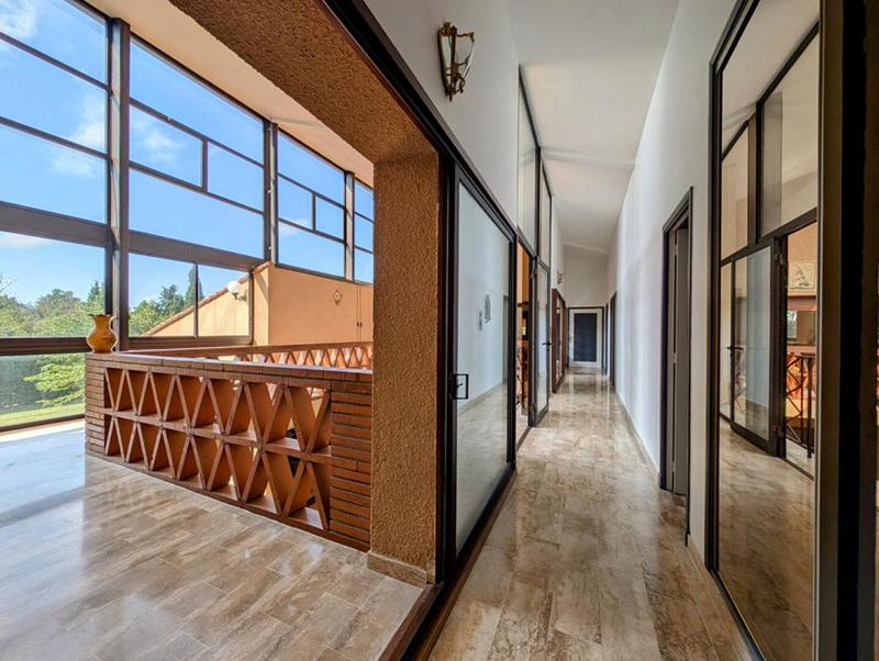 Demeure - 604 m² - 14 pièces