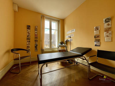 Local d'activités - 123 m² - 5 pièces