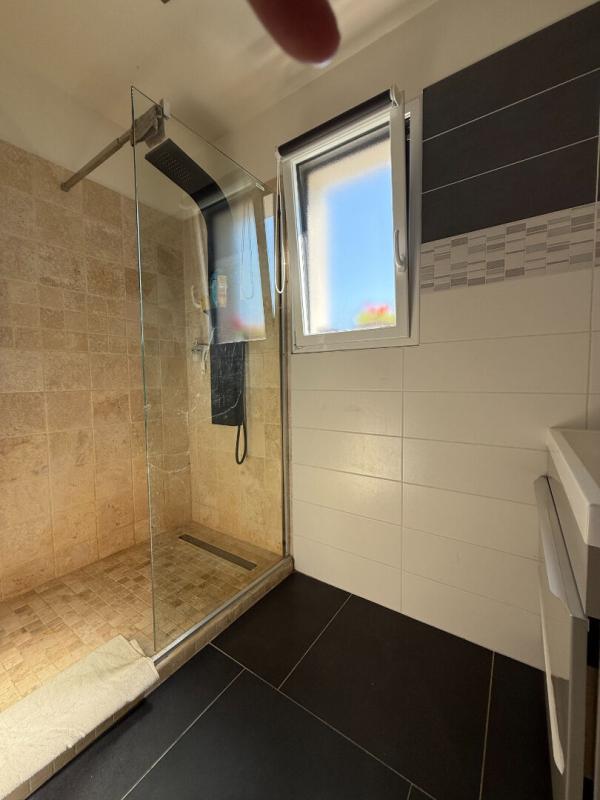 Maison - 196 m² - 6 pièces