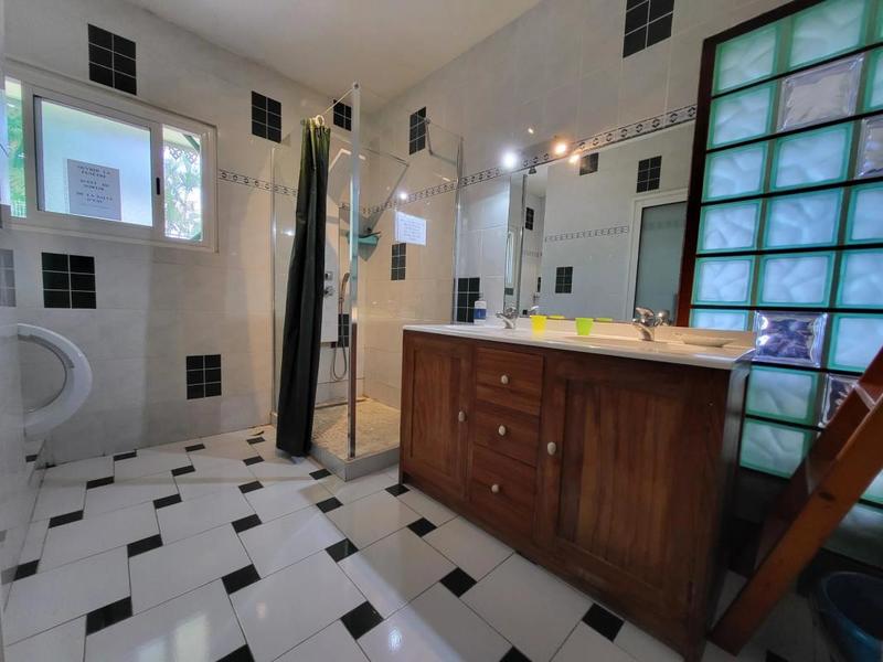 Villa - 292 m² - 9 pièces