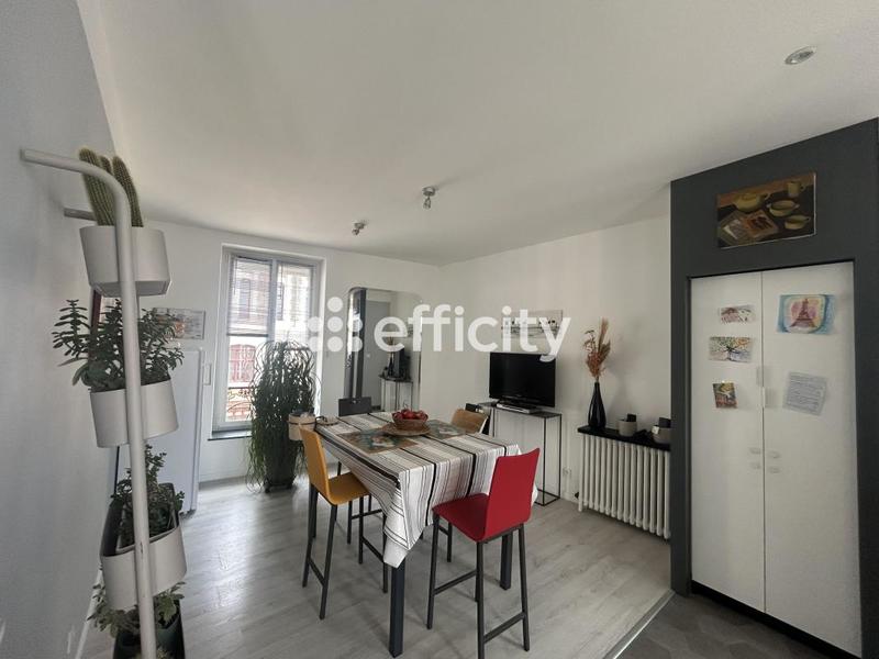 Appartement - 222 m² - 8 pièces