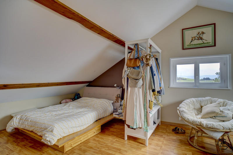 Maison - 230 m² - 8 pièces