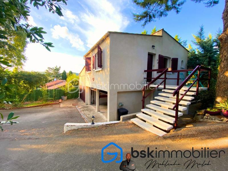 Maison - 175 m² - 7 pièces