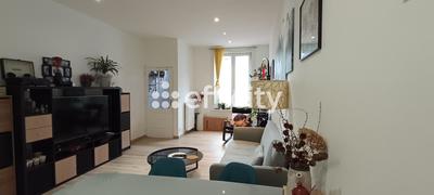 Maison - 97 m² - 5 pièces