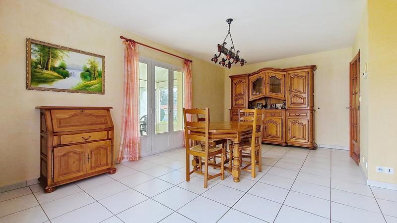 Maison - 99 m² - 5 pièces
