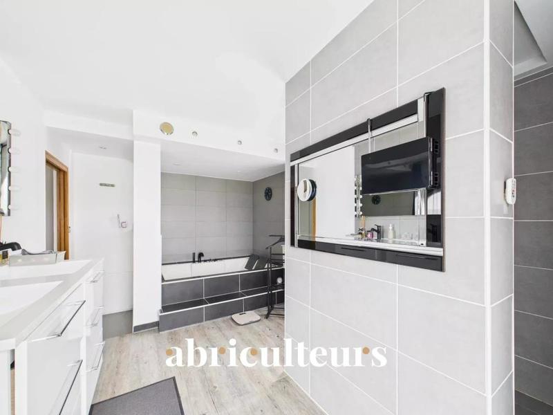 Duplex - 162 m² - 6 pièces