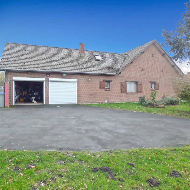 Maison - 202 m² - 8 pièces