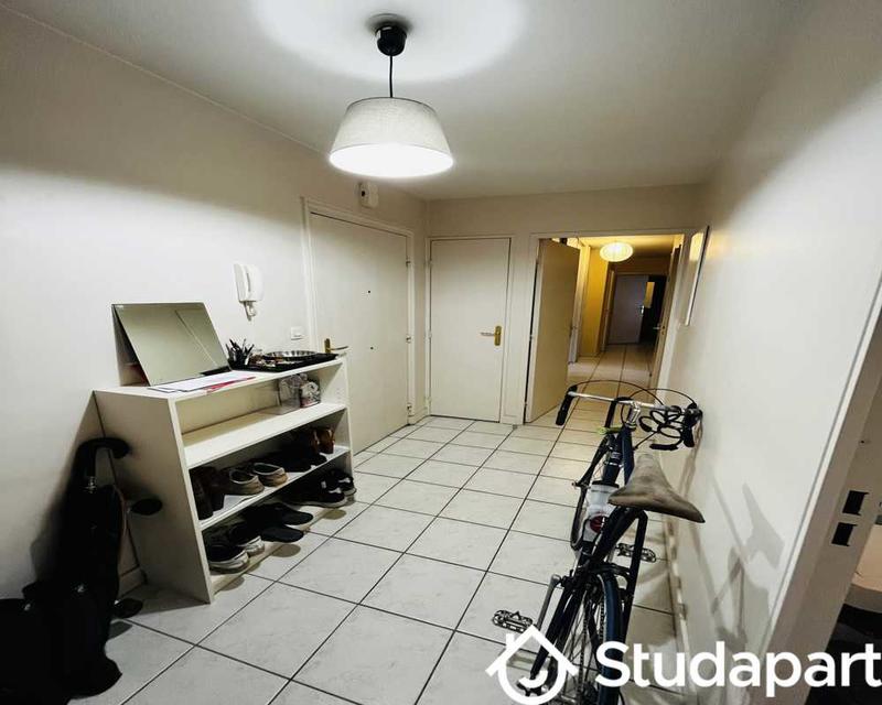 Chambre - 90 m² - 1 pièce