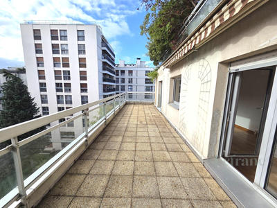 Appartement - 99 m² - 3 pièces