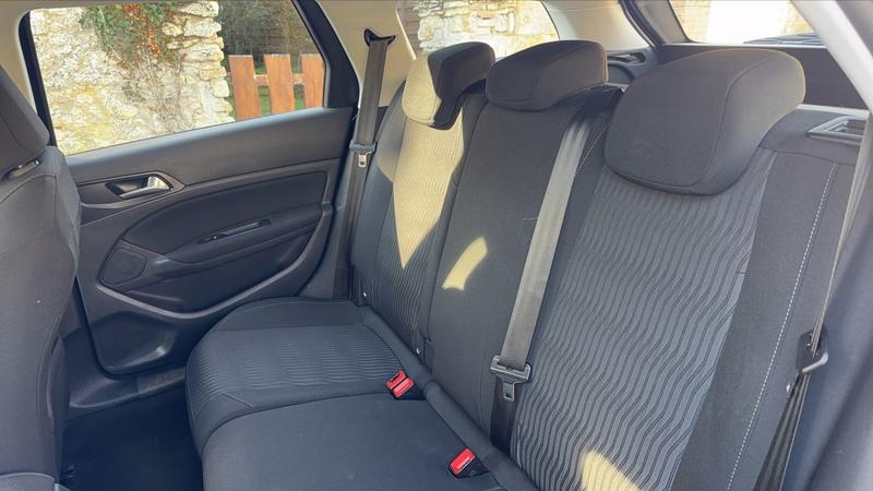 Peugeot 308 II 1.6 BlueHDi 100 Access Business