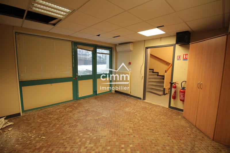 Local commercial - 86 m² - 5 pièces