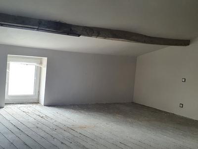 Maison - 83 m² - 8 pièces