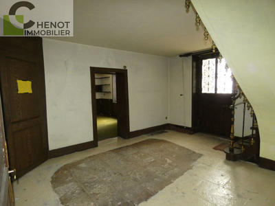 Propriété - 245 m² - 6 pièces